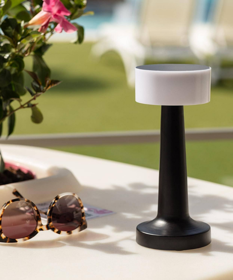 EasyOn EasyOff Table Lamp
