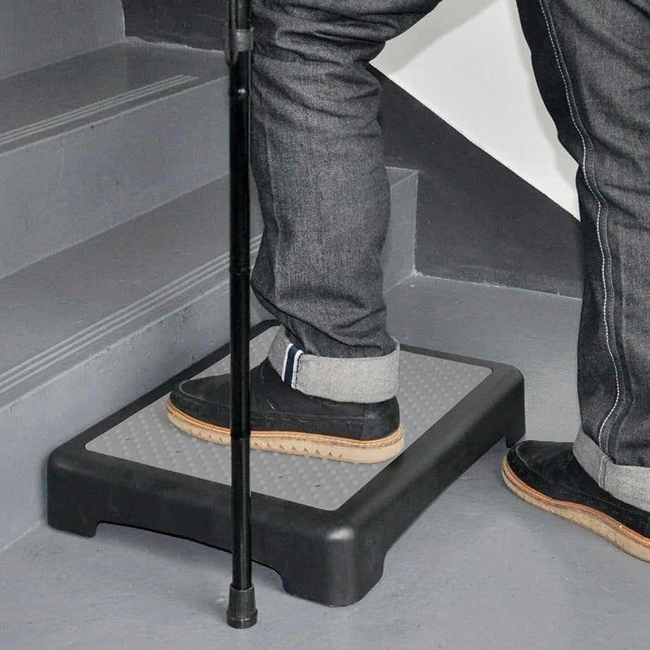 EasyOn EasyOff Non-Slip Plastic Half Step Stand (33cm x 42cm x 9cm)